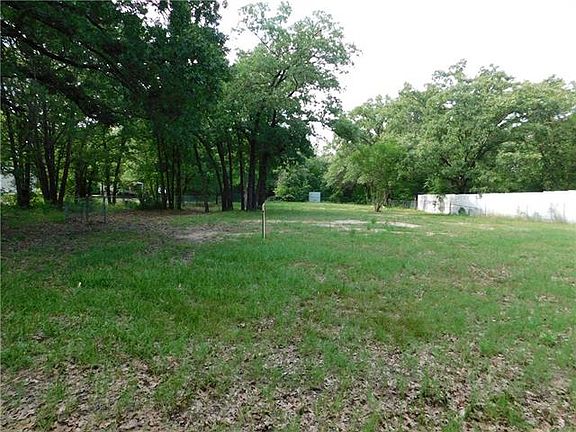 5th image of 2491 Lakewood Cir