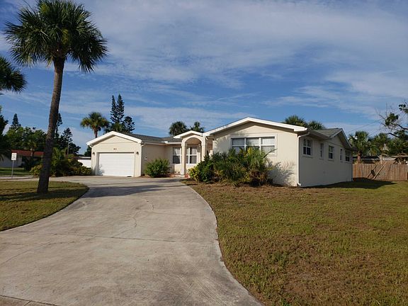 3rd image of 903 Peninsula Dr