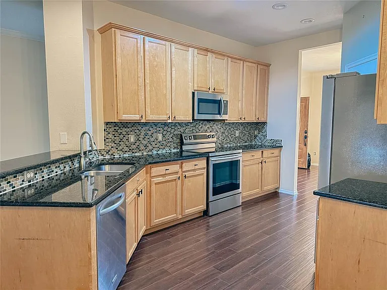 1042 Drift Creek Cv — Photo 3