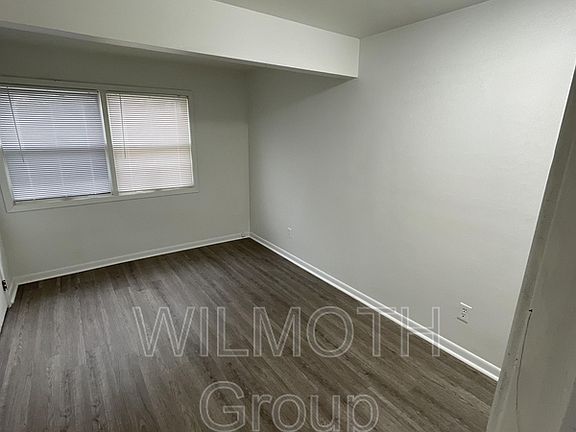 4th image of 303 1/2 Canby Ave