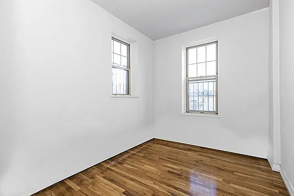 Rented by Perry Associates NYC Inc | media 23