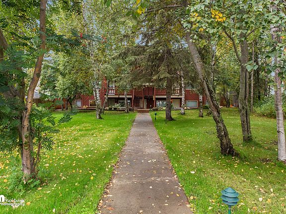 Exterior Front_9930-FULL