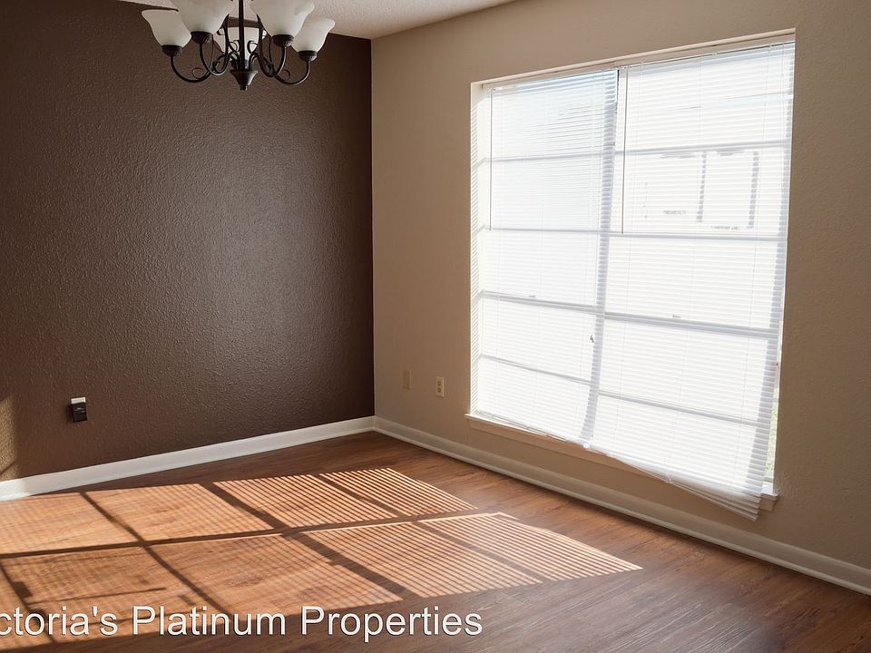 1st image of 1601-4 N De Leon St