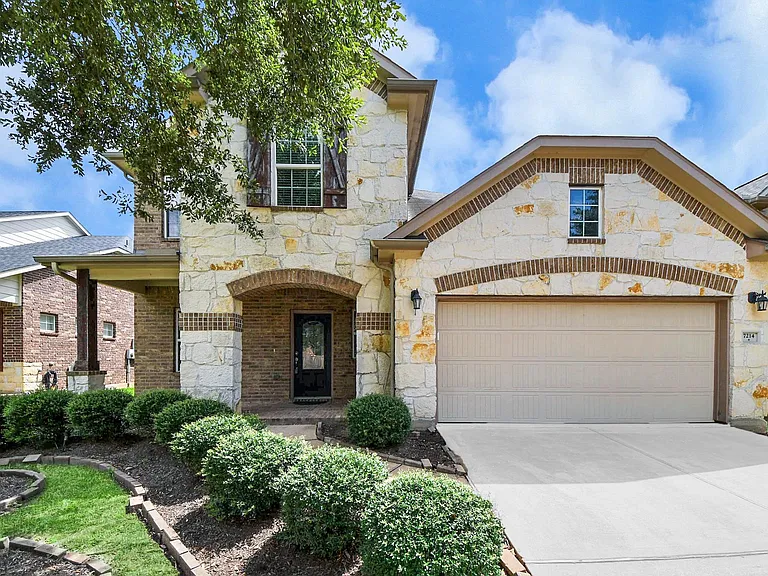 7214 Baitland Dr — Photo 2