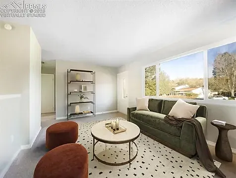 2423 Camelot Ct — Photo 2