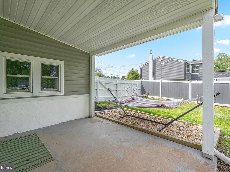 972 Log College Dr — Photo 34