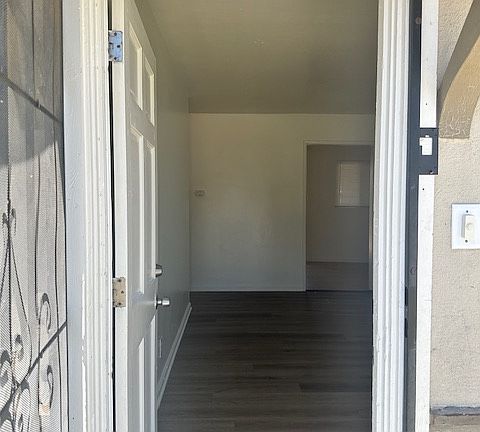 3rd image of 906 Pearl St #A