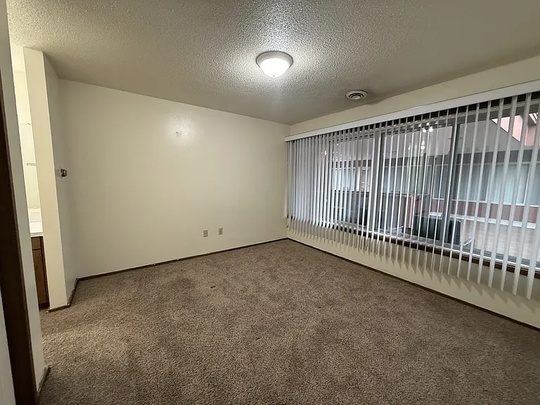 211 N 34th St #16 — Photo 2