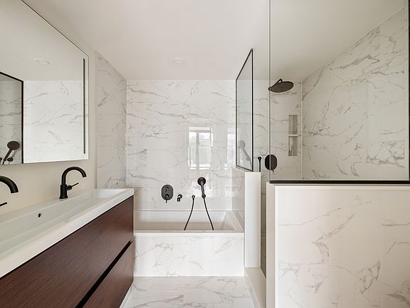 5th image of 422 W 49th St #6A