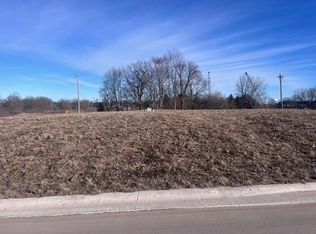 1355 Lynx Ln, Manitowoc, WI 54220