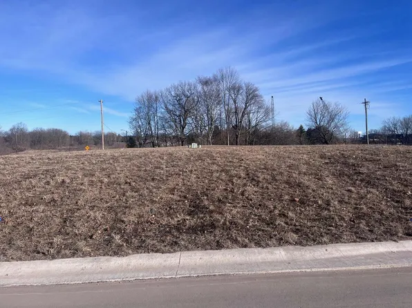 1355 LYNX LANE, Manitowoc, WI 54220