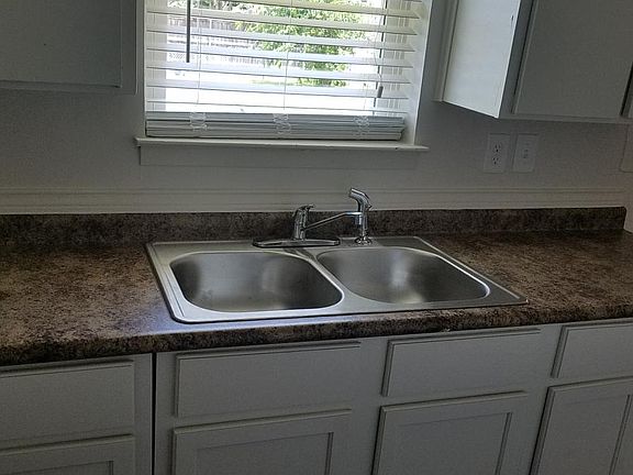 2nd image of 1218 Eastern Heights Dr