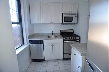 Rented by Manhattan Realty Group