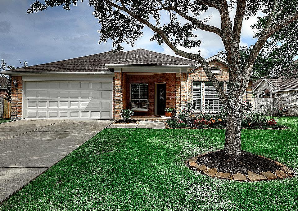 1st image of 22035 Skyridge Ln