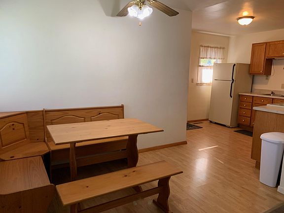 Kitchen eating area