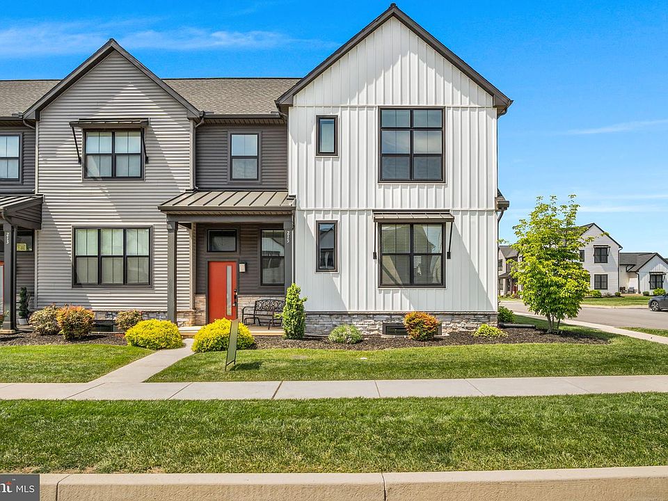 1st image of 215 Estate Dr