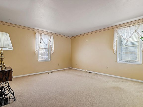 3rd image of 788 Wheatland Rd