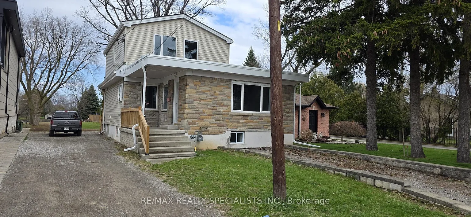 9 Frances Ave photo 1