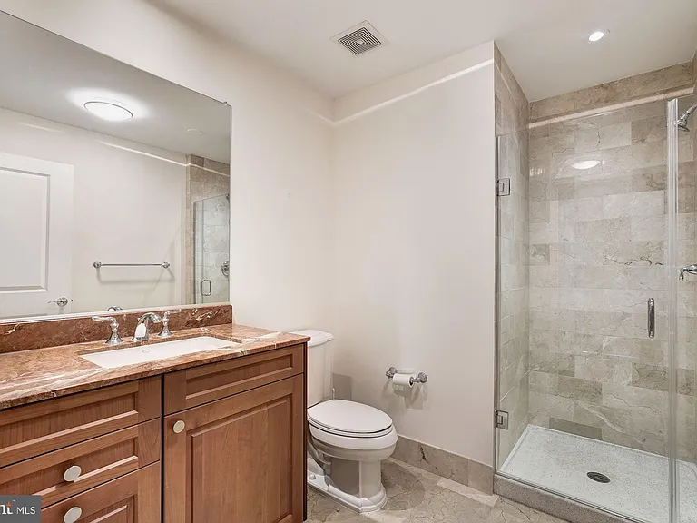 2425 L St NW #736 — Photo 12