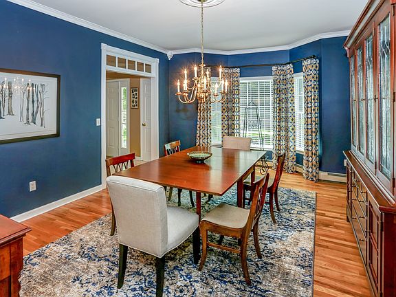 4th image of 11 Continental Dr