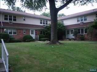 14B Lakeview Ave, Leonia, NJ 07605