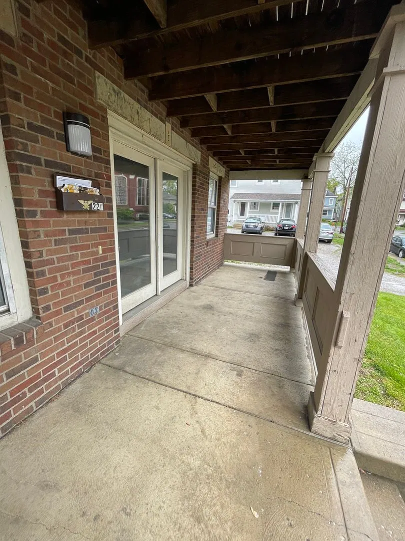 OSU North Campus 5 bedroom 2 bath apartment — Photo 1
