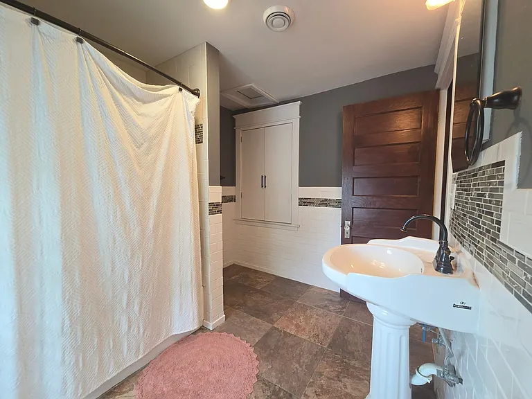 670 Ottawa Ave — Photo 7