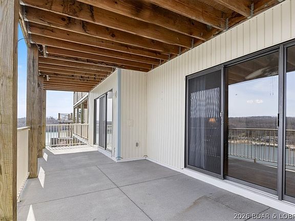 5th image of 182 Bluff Blvd Unit 3A