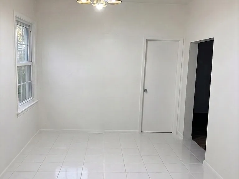 116 Bay 50 St #2 — Photo 2