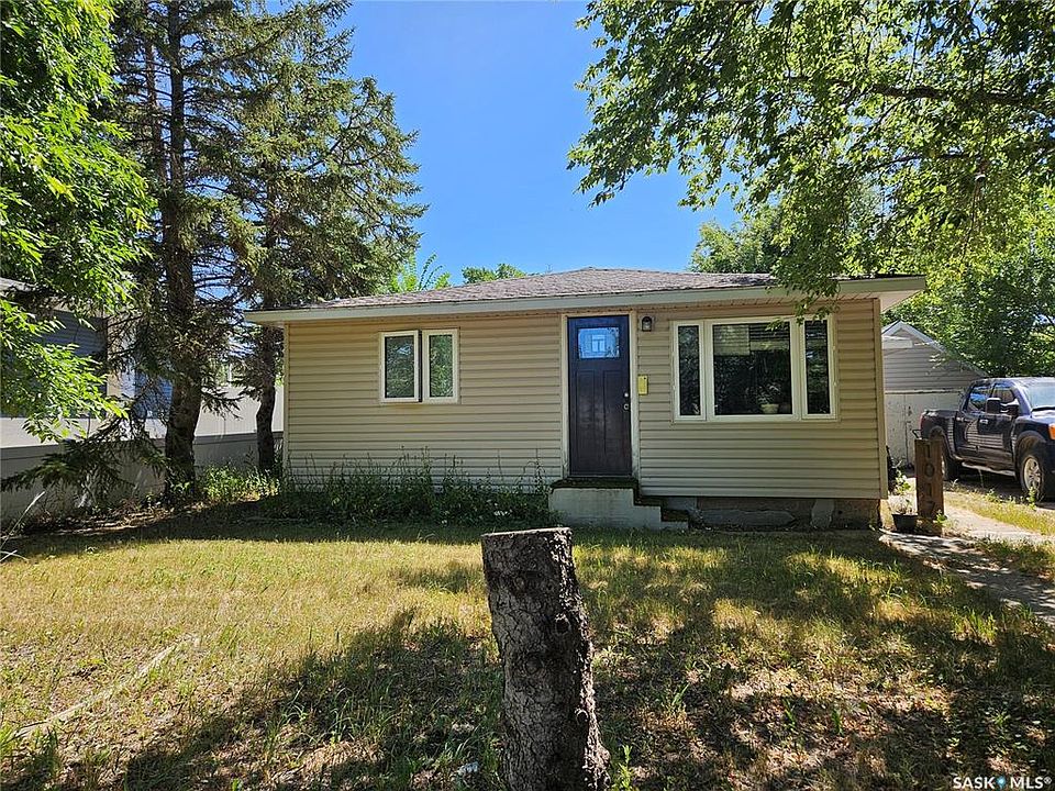 1st image of 1017 Coteau STREET W