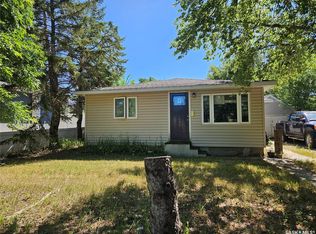 1017 Coteau St W, Moose Jaw, SK S6H5G3