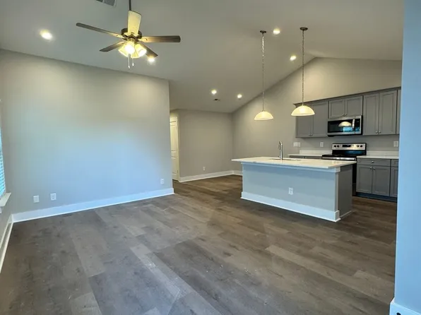145 Brawley Villas Pl, Mooresville, NC 28117