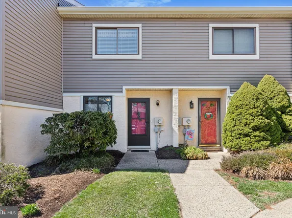 16 Ember Ln, Horsham, PA 19044