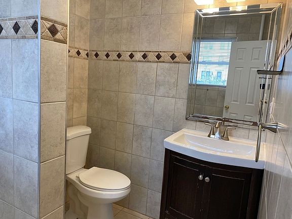 3rd image of 265A 17th St #2