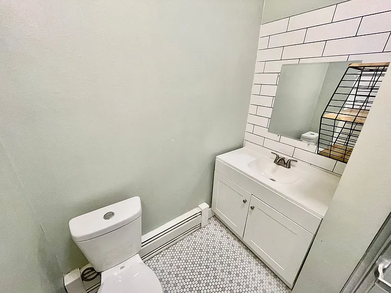 425 Walnut Street (Full Service) — Photo 11
