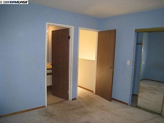 5th image of 387 Laurel Ave APT 8