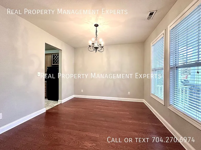 9824 Coatbridge Dr — Photo 10