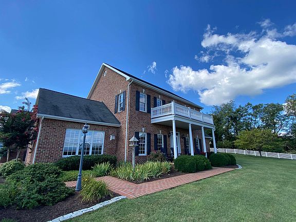 4th image of 2750 Spring Hill Rd