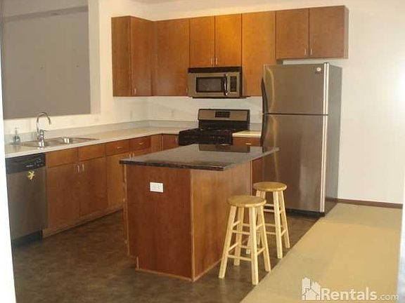 5th image of 2650 University Ave W APT 102