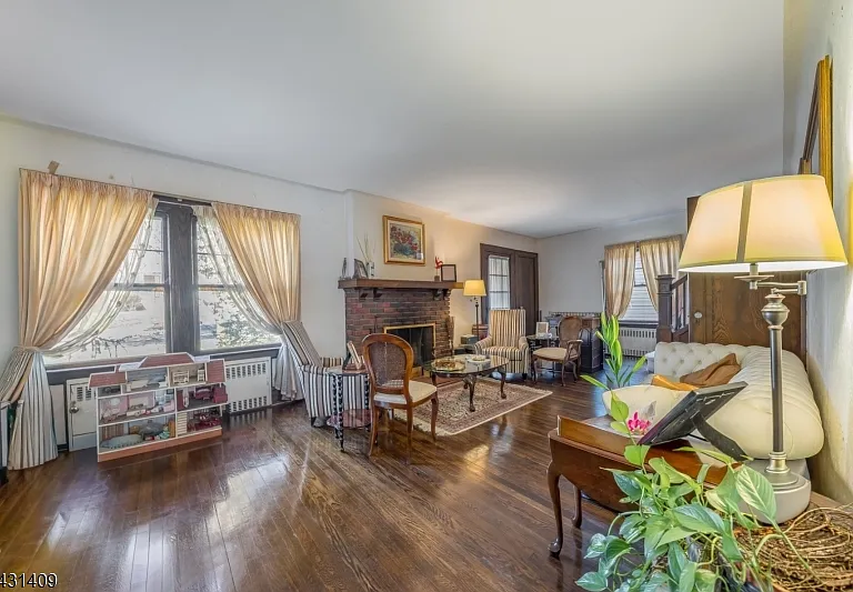366 Gregory Ave — Photo 4