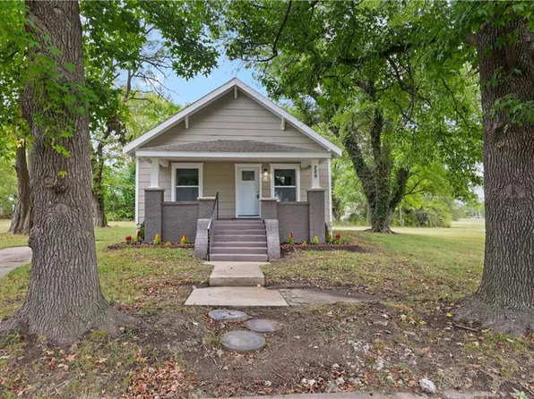 209 E Monroe St, Pittsburg, KS 66762