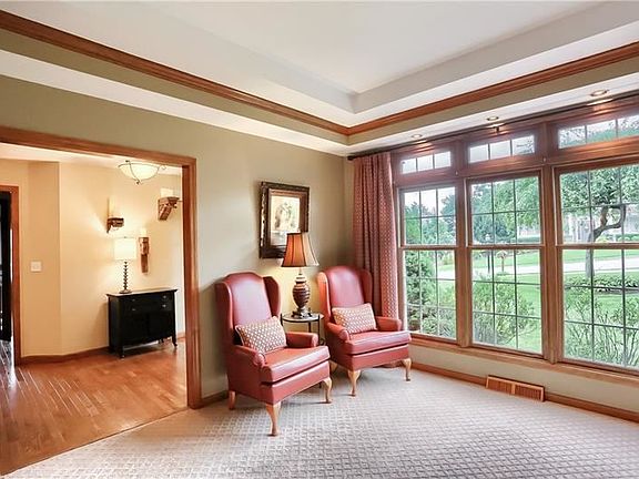 2nd image of 182 Hampshire Dr