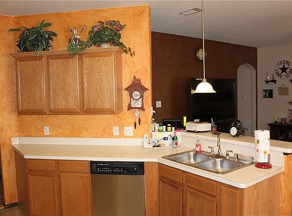 3rd image of 1116 Castle Top Dr
