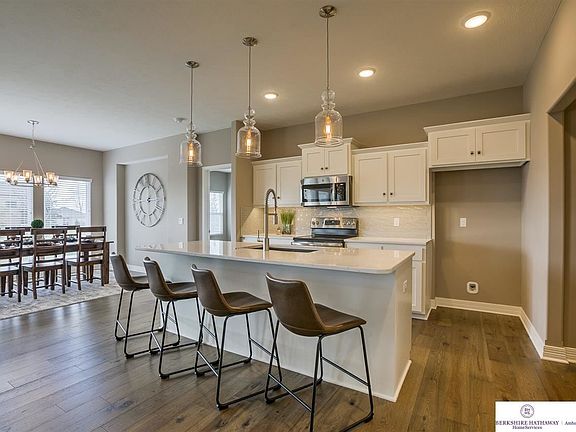 2nd image of 10214 Superior Dr