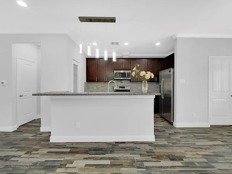 4732 Carmen St #B — Photo 10