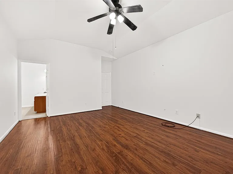 22303 Naple Hollow Ln — Photo 27