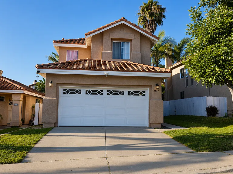 1215 Adobe Ter — Photo 1