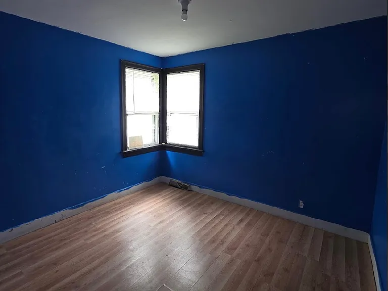2550 E Main St — Photo 7