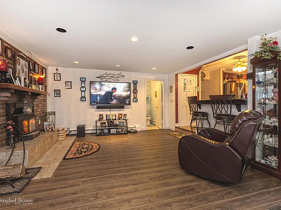 5th image of 2073 Feuereisen Ave