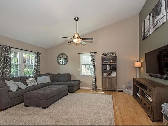 3rd image of 8716 Crow Dr